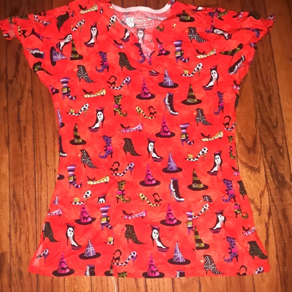 Bio- Bring It On Women's Halloween Scrub Uniform Top. Size Small